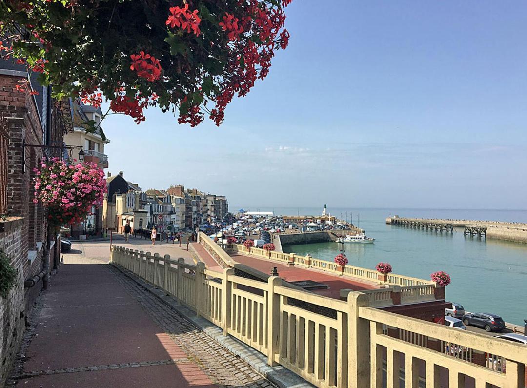 Notre Nid - Grande Terrasse Privee En Bord De Mer, Au Coeur Du Quartier Historique Du Treport ! Wifi Le Treport Luaran gambar